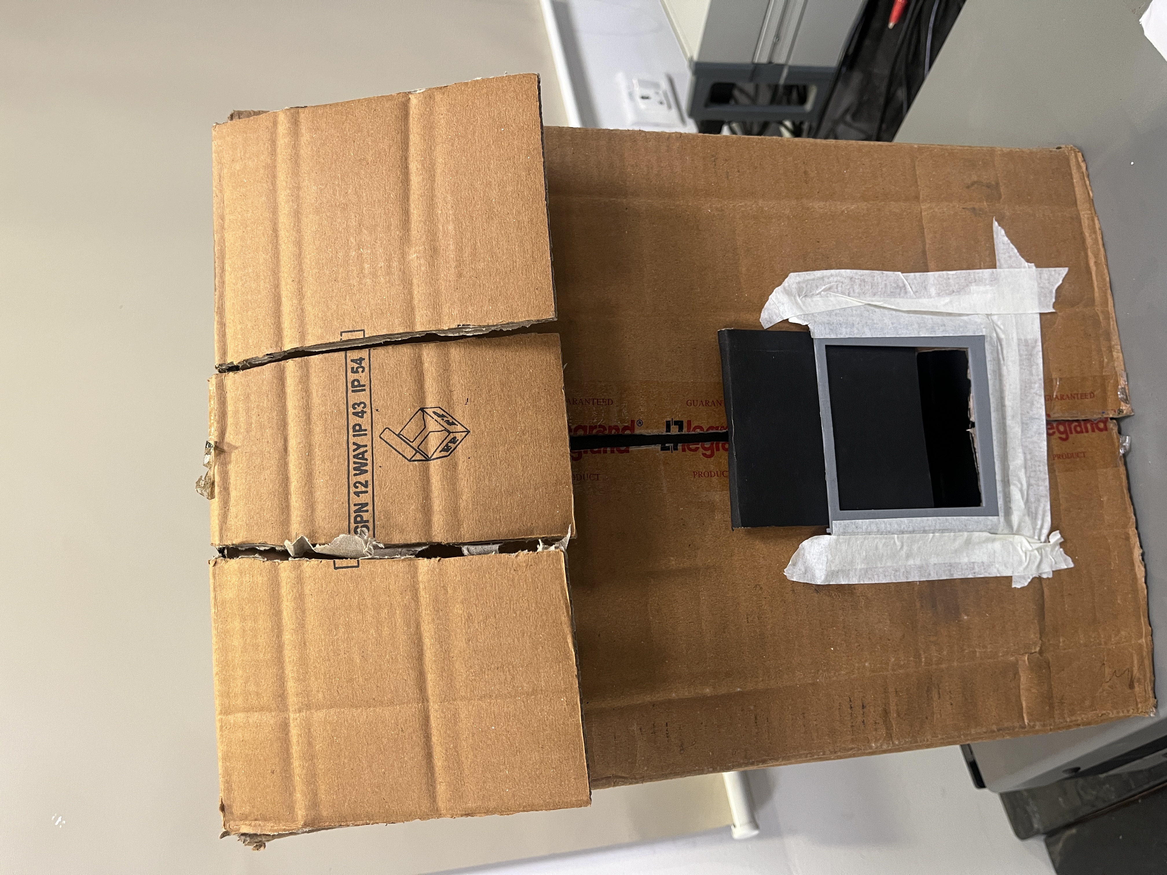 Dark-box measurement enclosure for the CdSe:GQD photodetector